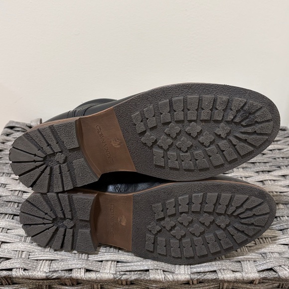 Boots - Picture 6 of 11